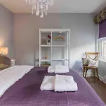 Luxury Nestled In The Heart Of - Pet Friendly