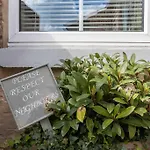 בית נופש Luxury Nestled In The Heart Of - Pet Friendly