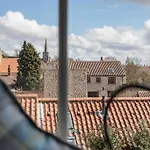 Luxury Nestled In The Heart Of - Pet Friendly בית נופש *