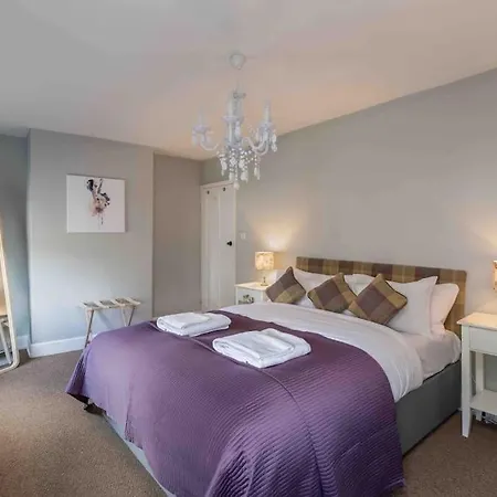 Luxury Nestled In The Heart Of - Pet Friendly * Pickering