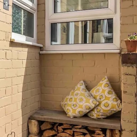 Vakantiehuis Luxury Nestled In The Heart Of - Pet Friendly