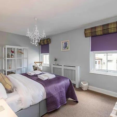 Luxury Nestled In The Heart Of - Pet Friendly *