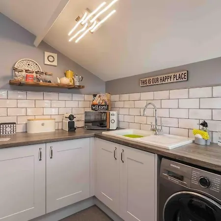 Ferienhaus Luxury Nestled In The Heart Of - Pet Friendly Pickering