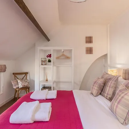 Luxury Nestled In The Heart Of - Pet Friendly *