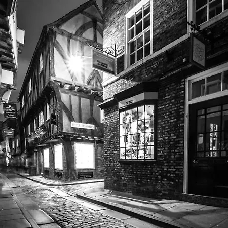 Nine Potterhill * Pickering